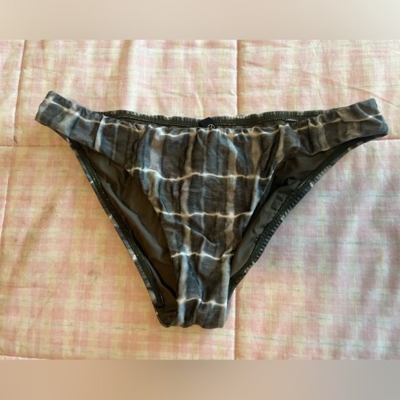 ViX Paula Hermanny Other - ViX Paula Hermanny Green with White Bikini bottom